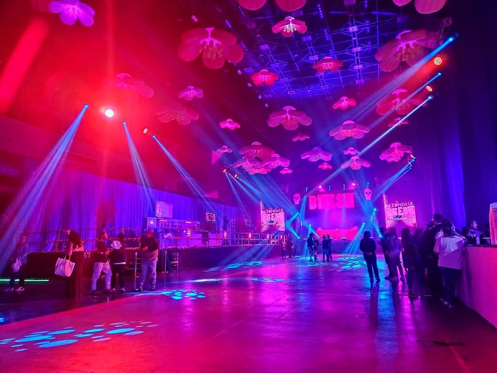 Muestra de audio e iluminación para eventos corporativos